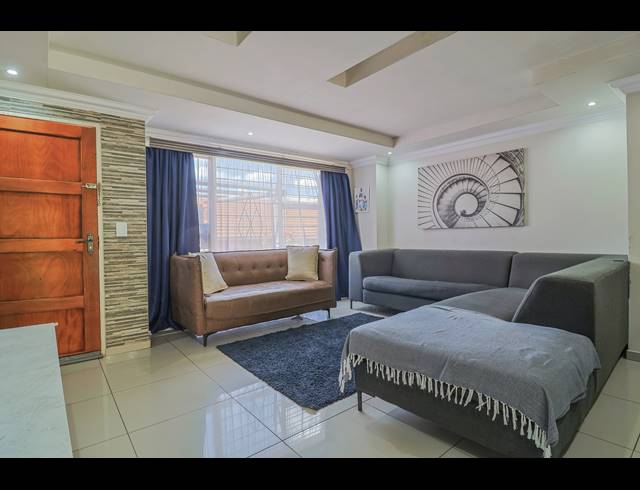 2 BEDROOM TOWNHOUSE FOR SALE IN ALAN MANOR